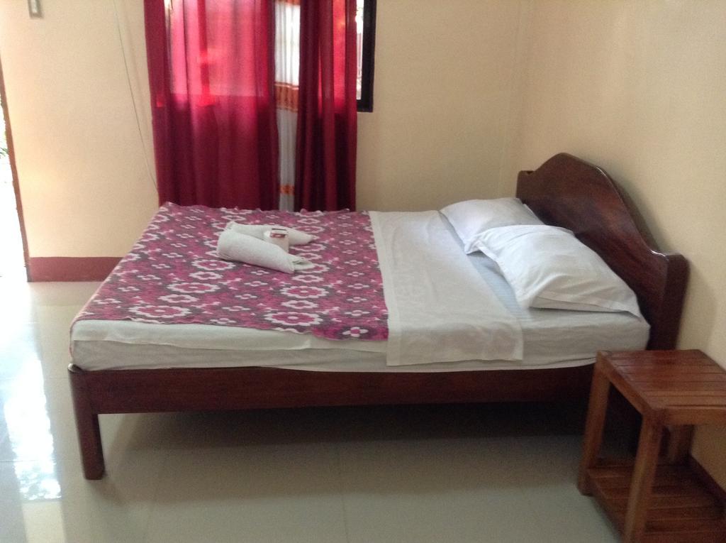 เทียแมร์เกสท์เฮาส์ Hotel Puerto Princesa ภายนอก รูปภาพ