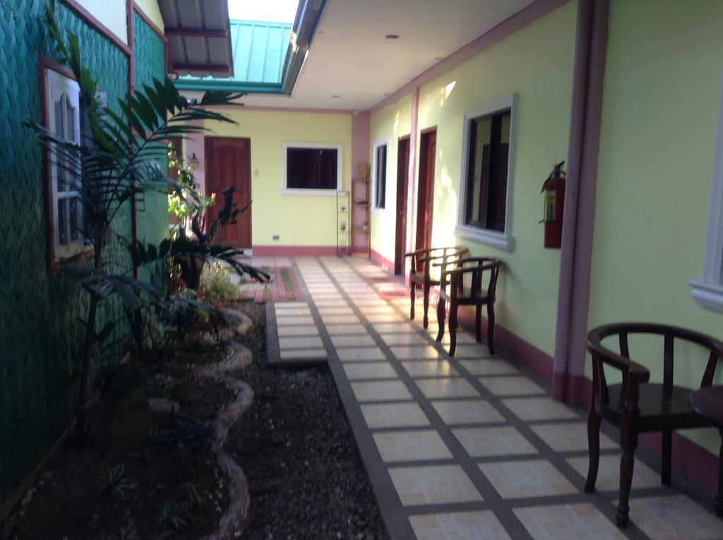 เทียแมร์เกสท์เฮาส์ Hotel Puerto Princesa ภายนอก รูปภาพ